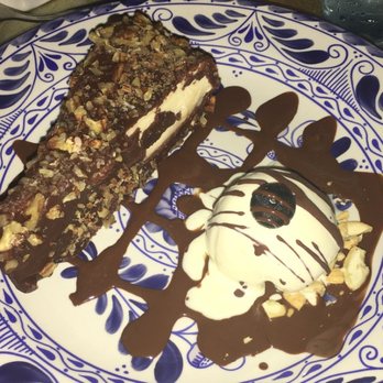 James Public House - Cheesecake dessert - Pizza Near Me - Cancún, ROO