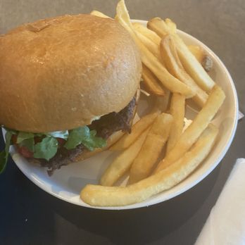 Etihad Lounge - Burger and fries - Airport Lounges Near Me - Dulles, Virginia Etihad Lounge - Burger and fries - Airport Lounges Near Me - Dulles, Virginia