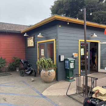 Lucky Llama Coffee - Acai Bowls Near Me - Carpinteria, California Lucky Llama Coffee - Acai Bowls Near Me - Carpinteria, California