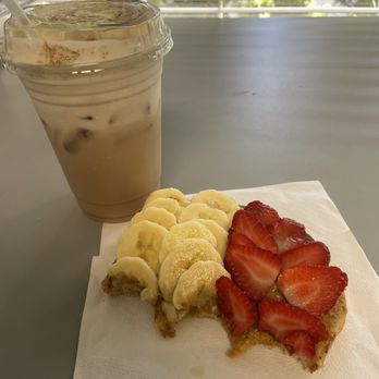 Conejo Coffee - Chai latte with oat milk and pumpkin cream (seasonal) Mazapán toast with bananas and strawberries - Coffee & Tea Near Me - Newbury Park, California Conejo Coffee - Chai latte with oat milk and pumpkin cream (seasonal) Mazapán toast with bananas and strawberries - Coffee & Tea Near Me - Newbury Park, California