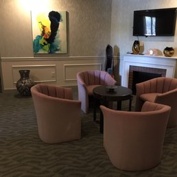 What a neat, cozy and clean salon! What a neat, cozy and clean salon!