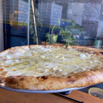 Hail Mary Pizza - Cheese pizza - Pizza Near Me - Los Angeles, California Hail Mary Pizza - Cheese pizza - Pizza Near Me - Los Angeles, California