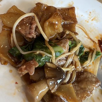 Canton House - Beef chow fun (noodles made in-house) - Dim Sum Near Me - Chamblee, Georgia