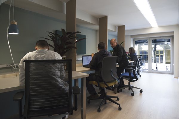 Espace de coworking Lyon - En Face de la piscine by null