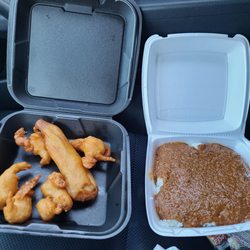 Johnny's Shrimp Boat - 4 piece shrimp and one fish combo with chili and rice.