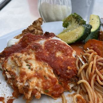 Dominic's Italian Restaurant - Chicken Parmigiana is off the charts. The chicken is fried to perfection and the portions are generous. Super yummy! - Pizza Near Me - Oceanside, California