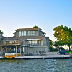 Horseshoe Bay Living