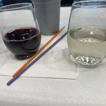 Pinot's Palette - Paint & Sip Near Me - Pasadena, California Pinot's Palette - Paint & Sip Near Me - Pasadena, California