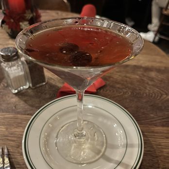 Gulliver's Restaurant - Duke's Manhattan - American Near Me - Irvine, California