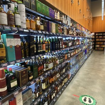 Pete's Fresh Market - Good liquor selection but a tad pricy like the other grocery stores - Grocery Near Me - Chicago, Illinois