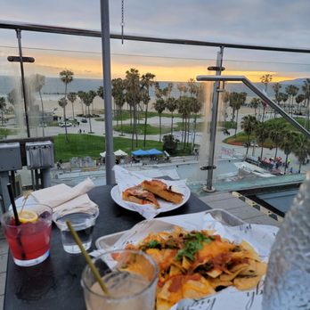 High Rooftop Lounge - View - Lounges Near Me - Venice, California High Rooftop Lounge - View - Lounges Near Me - Venice, California