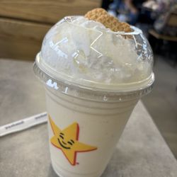 Carl's Jr. - Malteada de canelitas