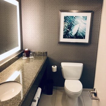 Crystal Gateway Marriott - Bathroom, classy. - Hotels Near Me - Arlington, Virginia Crystal Gateway Marriott - Bathroom, classy. - Hotels Near Me - Arlington, Virginia
