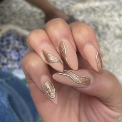 Posh Nail Bar - One of many of the nail art of Cam the fabulous technique we love!