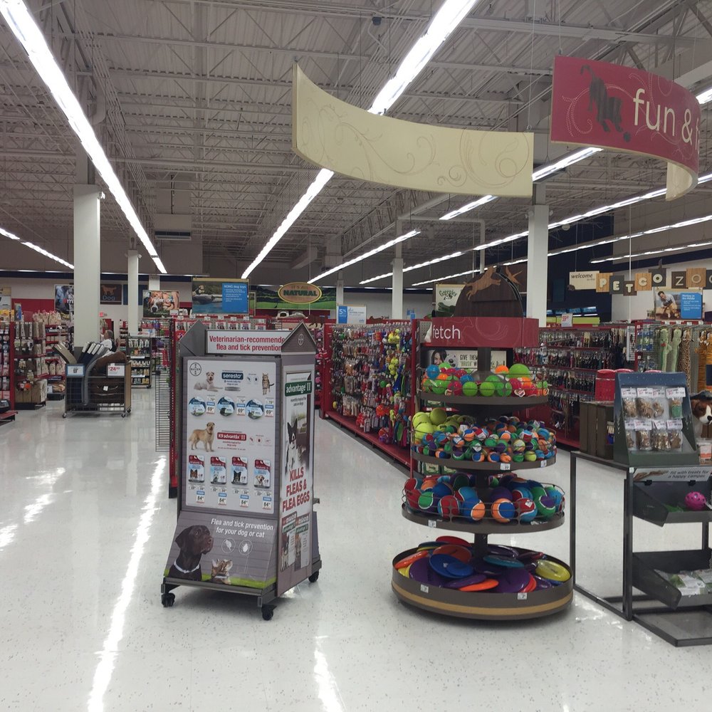 Petco - Inside of store - Pet Training Near Me - Pittsburgh, Pennsylvania