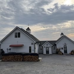 Milea Estate Vineyard - The storefront