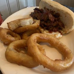 Parlor City Pub and Eatery - Crap food