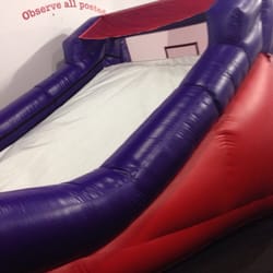 BounceU Chesterfield - Medium Slide