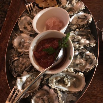 Metropolitan Grill - Dozen fresh oysters - American Near Me - Seattle, Washington Metropolitan Grill - Dozen fresh oysters - American Near Me - Seattle, Washington