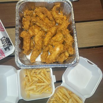 Raising Cane's Chicken Fingers - Fast Food Near Me - Chicago, Illinois Raising Cane's Chicken Fingers - Fast Food Near Me - Chicago, Illinois