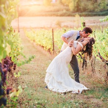 Hinman Vineyards - Wine Tasting Room Near Me - Eugene, Oregon