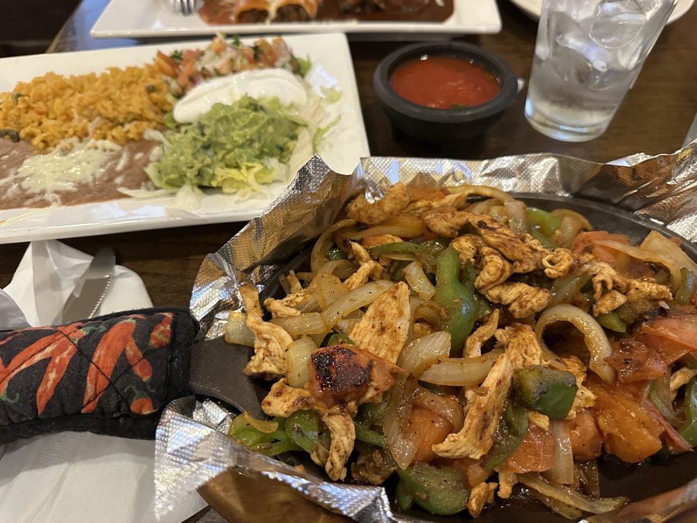 Los Amigos Don Juan — Mexican restaurant in Livonia