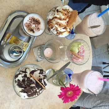 Eiscafe Röhling - Nougat-Becher - Karamell-Becher - klassische Kugeln mit bunten Streuseln und n Latte Macchiato - Ice Cream & Frozen Yogurt Near Me - Hamburg, HH Eiscafe Röhling - Nougat-Becher - Karamell-Becher - klassische Kugeln mit bunten Streuseln und n Latte Macchiato - Ice Cream & Frozen Yogurt Near Me - Hamburg, HH