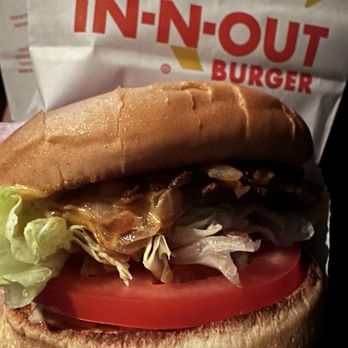 In-N-Out Burger - Fast Food Near Me - Vista, California In-N-Out Burger - Fast Food Near Me - Vista, California