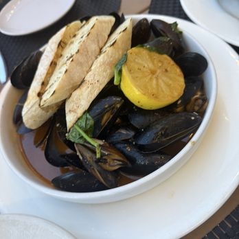 Ampersea - Mussels - New American Near Me - Baltimore, Maryland