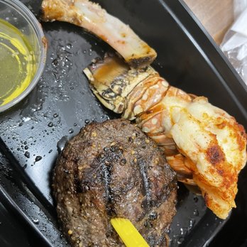 Chuck's Roadhouse - Lobster and Steak - Bars Near Me - Hamilton, Ontario
