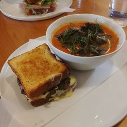 Comeback Coffee - Grilled cheese tomato soup