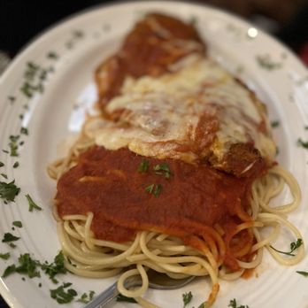 La Bella Luna - Chicken Parmigiana. - Pizza Near Me - Orlando, Florida La Bella Luna - Chicken Parmigiana. - Pizza Near Me - Orlando, Florida