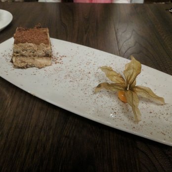 Flour Mill Scratch Kitchen Restaurant - Best tiramisu I've had - Canadian (New) Near Me - Niagara Falls, Ontario