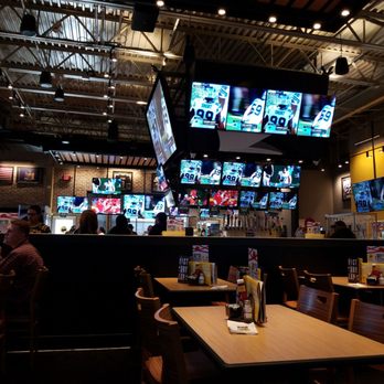 Buffalo Wild Wings - Sports Bars Near Me - Newburgh, New York
