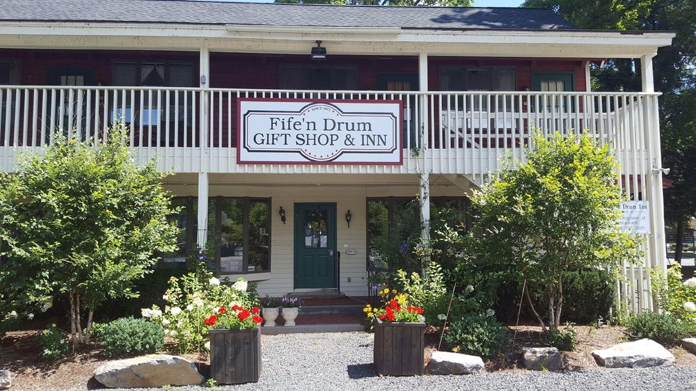 FIFE ‘N DRUM INN 59 N Main St, Kent, CT Yelp
