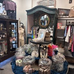 Colliope - Soaps, jewelry, candles