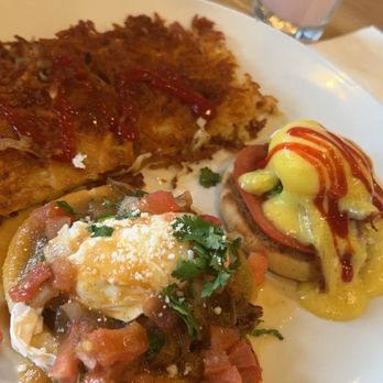 Broken Yolk Cafe - Egg Sope Benedict & Golden State Benedict - American Near Me - Temecula, California