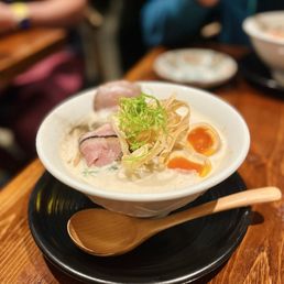 Signature Toripaitan