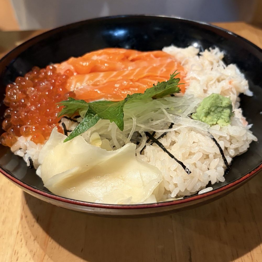 Koko i-naba Hawaii Kai - Ikura salmon bowl with half order of soba. Snow crab meat very chopped up - Japanese Near Me - Honolulu, Hawaii Koko i-naba Hawaii Kai - Ikura salmon bowl with half order of soba. Snow crab meat very chopped up - Japanese Near Me - Honolulu, Hawaii