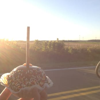 Tom Dooley Orchard - Caramel apple - Fruits & Veggies Near Me - Waupun, Wisconsin Tom Dooley Orchard - Caramel apple - Fruits & Veggies Near Me - Waupun, Wisconsin