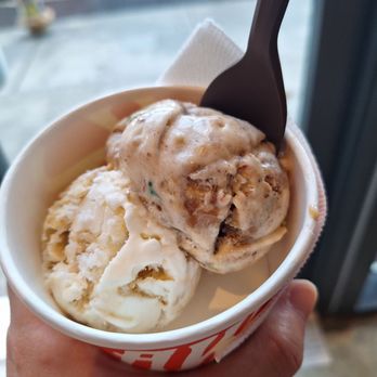 Salt & Straw - Split scoop of the Great Cookie Swap and the Salty Donut Guava and Cheese - Ice Cream & Frozen Yogurt Near Me - Miami, Florida