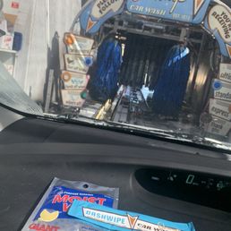 Danny's car wash is by far great in value and service! Fast and reliable. Adore free gifts