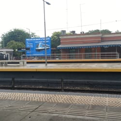Estación Devoto - Desde el andén a Pilar, vista del andén a Retiro