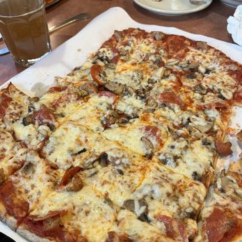 Jakeeno's Pizza & Pasta - Pizza Near Me - Minneapolis, Minnesota