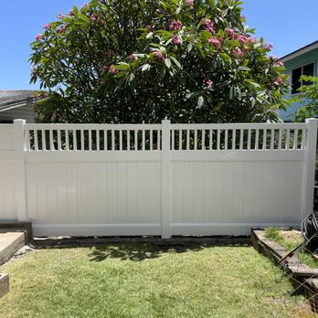 Vinyl Tech & Masonry - White vinyl with 5 ft privacy and vertical picket window above - Fences & Gates Near Me - Waipahu, Hawaii Vinyl Tech & Masonry - White vinyl with 5 ft privacy and vertical picket window above - Fences & Gates Near Me - Waipahu, Hawaii
