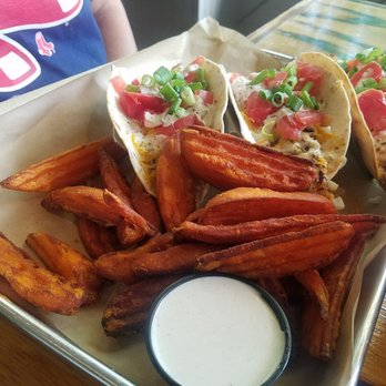 The Twisted Birch - Fish Tacos & Sweet Potato wedges - New American Near Me - Rockledge, Florida