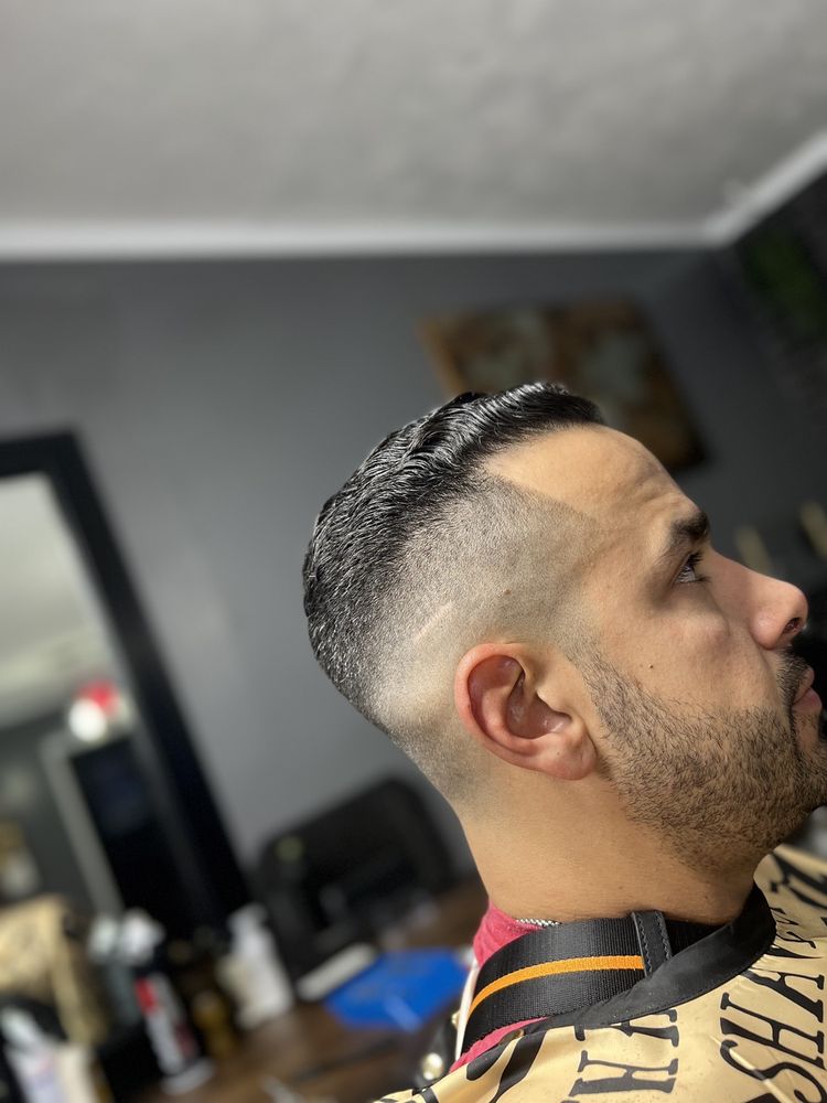 Straight Edge Barber Lounge Logo