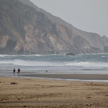 Endert's Beach - The south coastal view from Endert's Beach/Crescent Beach Picnic Area. - Hiking Near Me - Crescent City, California