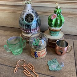 La Lady Designs - Arizona Souvenirs: handmade Navajo Pottery, Christmas ornaments, hair clips, magnets, keychains, cups & shot glasses, and more inStore