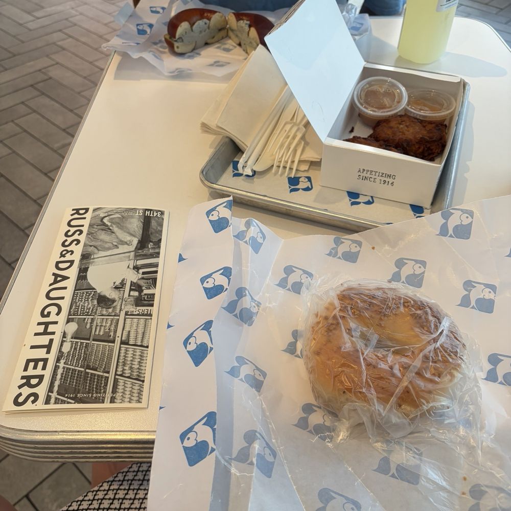 Russ & Daughters - Garlic bagel - Bagels Near Me - New York, New York